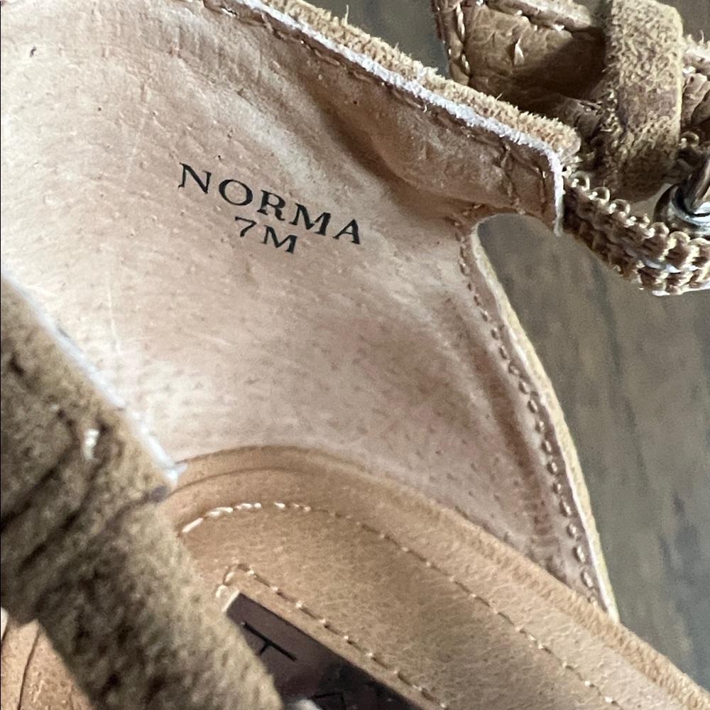 Tahari Norma Block Heel Sandals - Picture 9 of 12